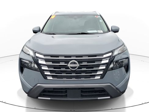 Used 2024 Nissan Rogue SL AWD/4WD image 2