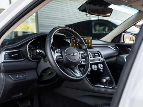 Used 2023 Genesis G70 2.0T image 24