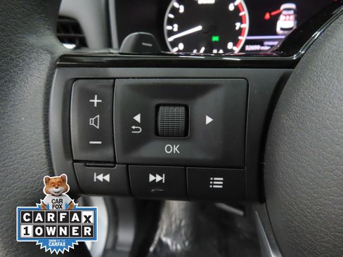 Used 2023 Nissan Rogue SV image 12