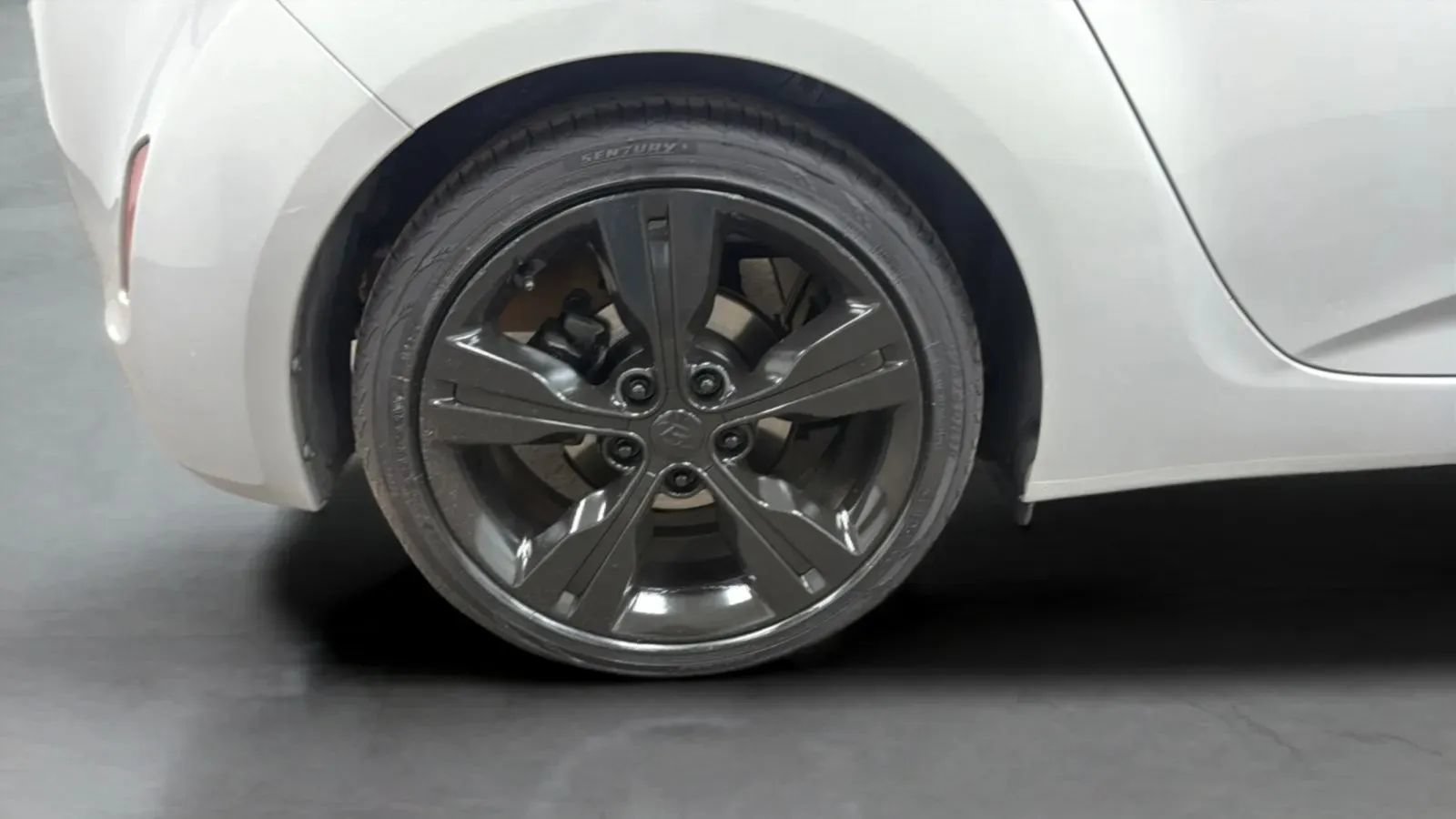 Used 2016 Hyundai Veloster w/ Option Group 03 FWD image 27