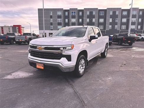 Used 2022 Chevrolet Silverado 1500 LT image 1