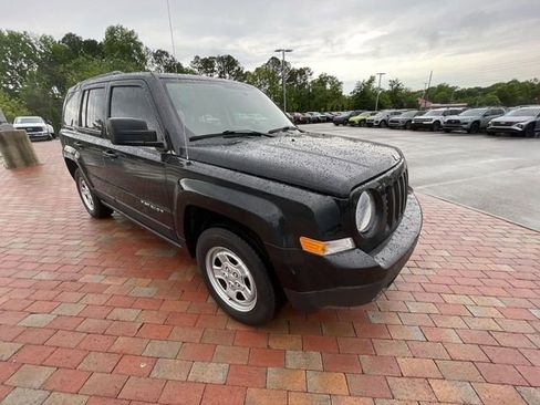 Used 2017 Jeep Patriot Sport w/ Power Value Group FWD image 21