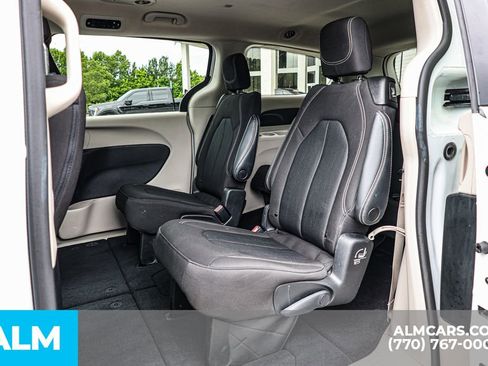 Used 2023 Chrysler Voyager LX FWD image 19