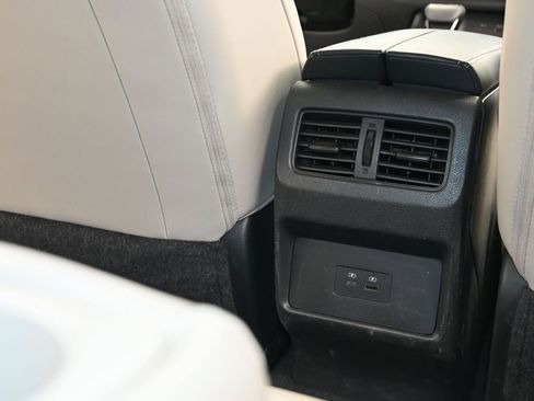 Used 2023 Nissan Rogue SV w/ SV Premium B Package image 29