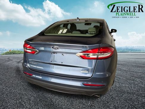 Used 2019 Ford Fusion SE FWD image 5