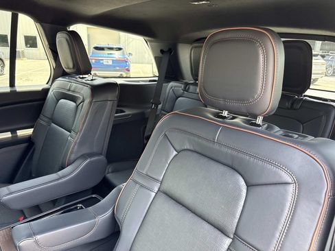 New 2026 Lincoln Aviator Black Label w/ Jet Appearance Package AWD/4WD image 14