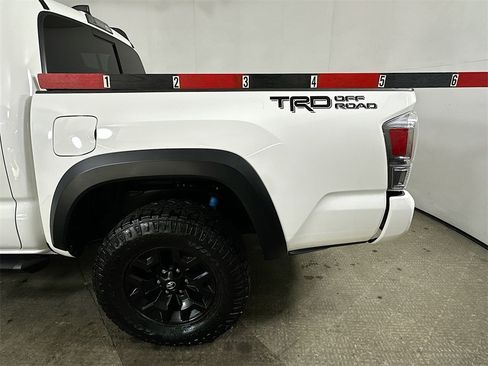 Used 2022 Toyota Tacoma TRD Off-Road image 35