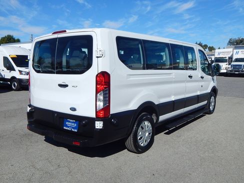 Used 2017 Ford Transit 350 XLT image 8