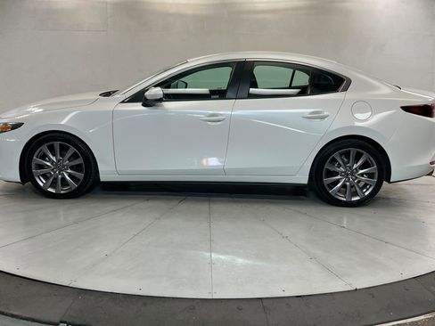Used 2020 MAZDA MAZDA3 Sedan w/ Select Package FWD image 2