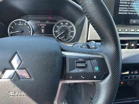 Used 2024 Mitsubishi Outlander SE AWD/4WD image 32