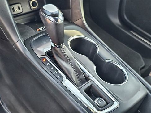 Used 2018 Chevrolet Equinox Premier image 27