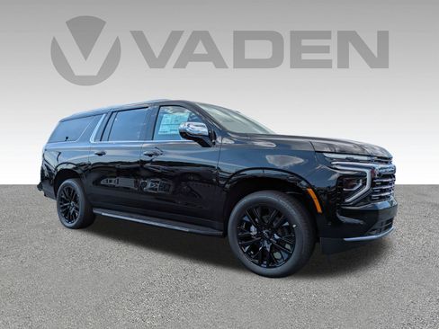 New 2025 Chevrolet Suburban Premier image 3
