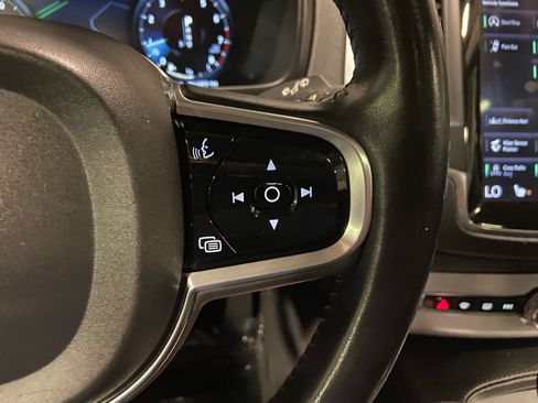 Used 2017 Volvo XC90 T6 Momentum w/ Vision Package image 45