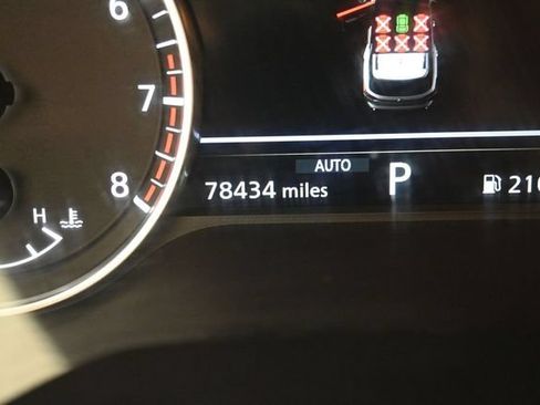 Used 2022 Nissan Pathfinder SL AWD/4WD image 17
