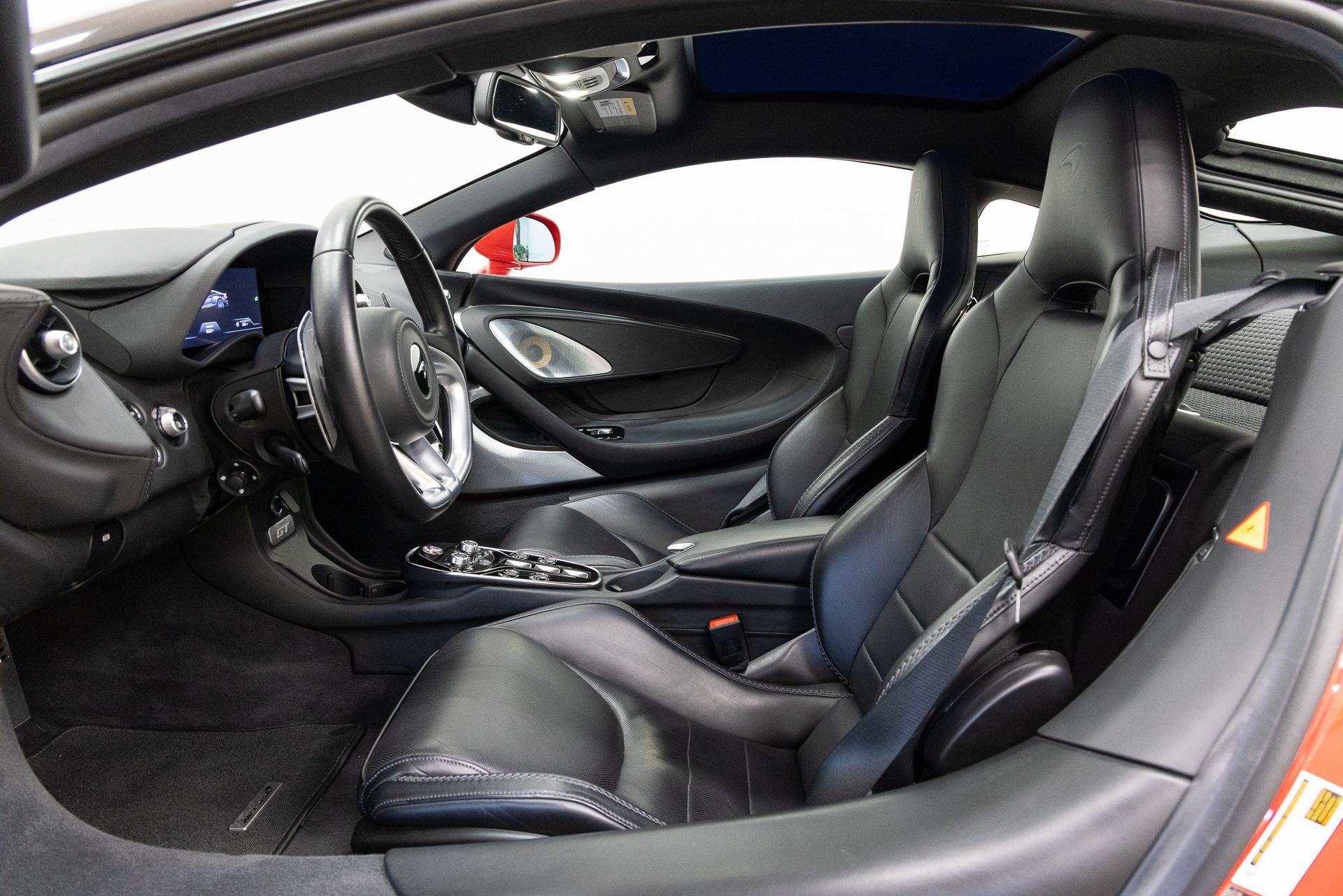 Used 2021 McLaren GT RWD image 6