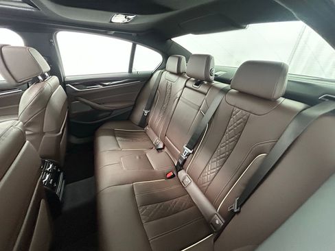 Used 2023 BMW 540i xDrive w/ Premium Package image 34