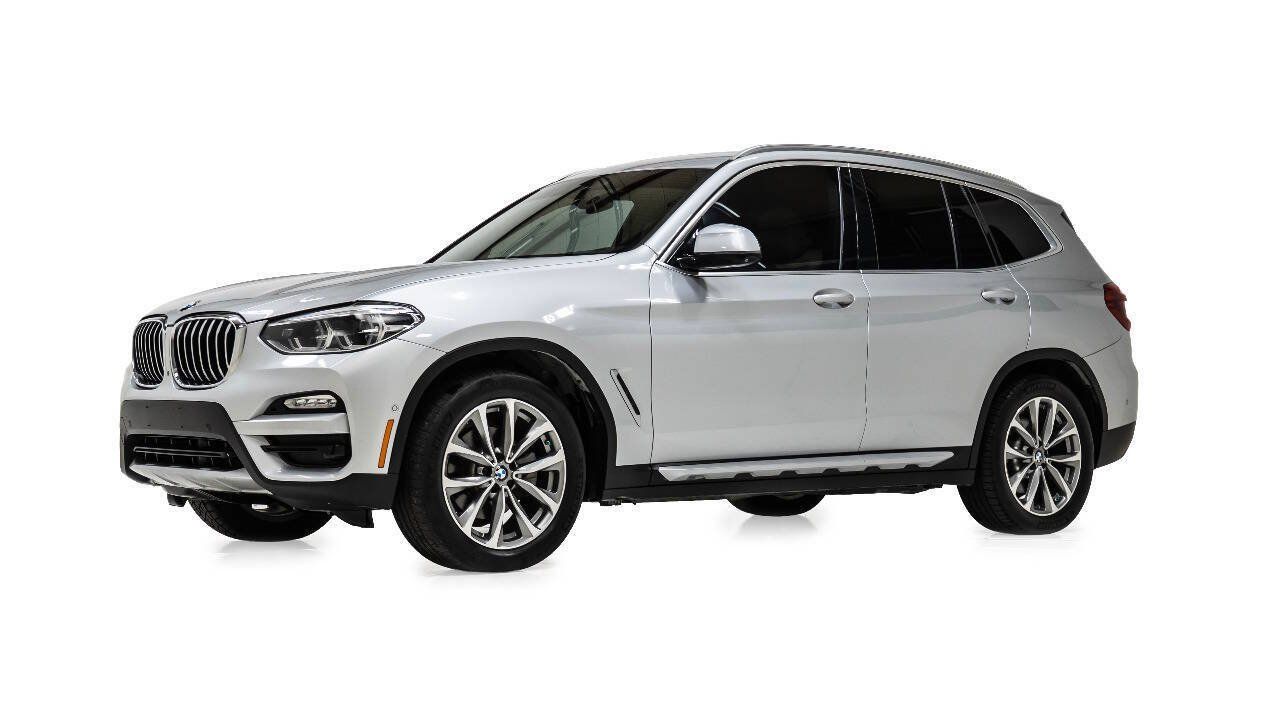 Used 2019 BMW X3 xDrive30i w/ Executive Package AWD/4WD image 2