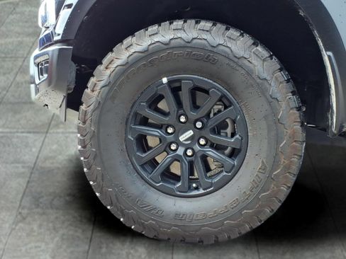 Used 2025 Ford F150 Raptor AWD/4WD image 11