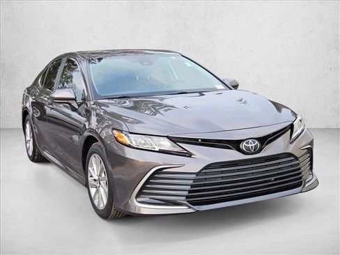 Used 2023 Toyota Camry LE FWD image 3