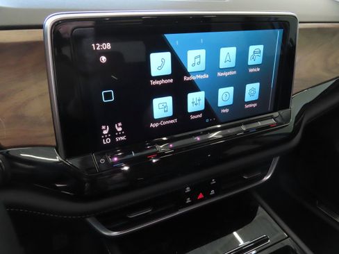 New 2026 Volkswagen Atlas SE image 17