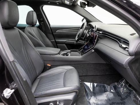 Used 2023 Maserati Grecale GT image 14