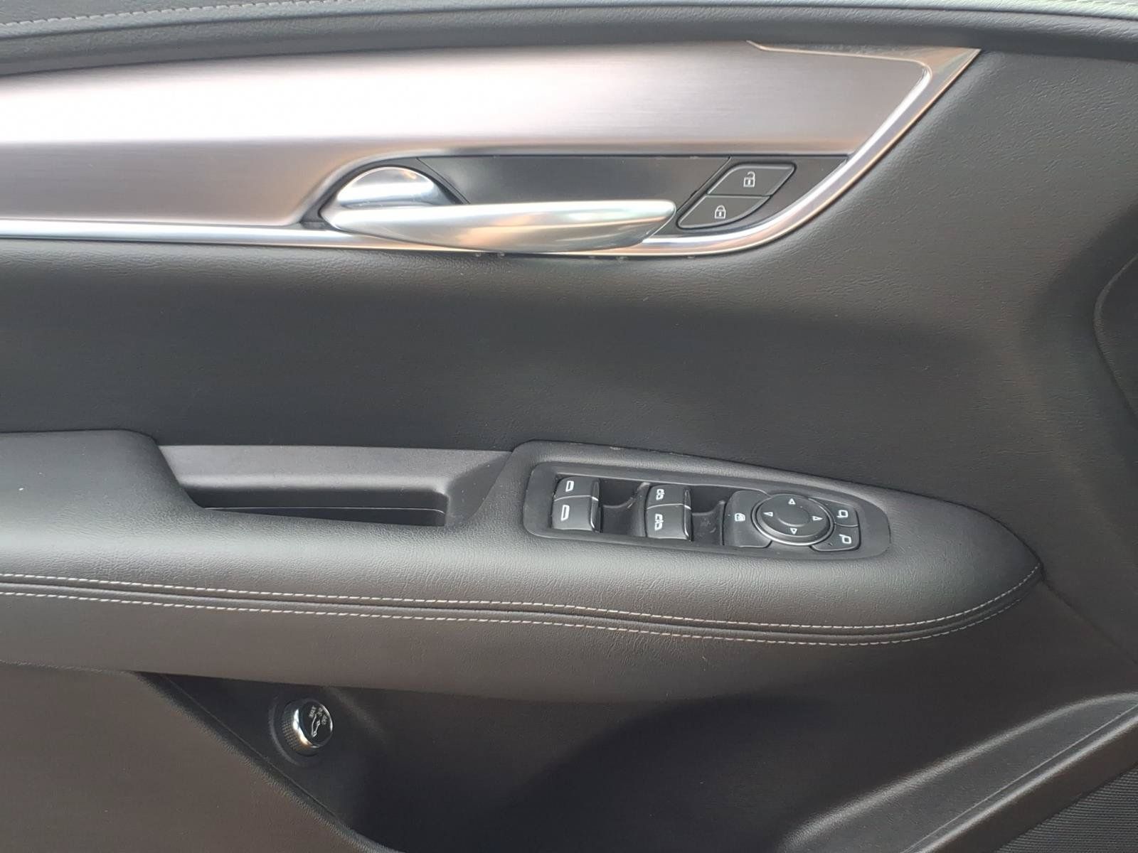 Used 2023 Cadillac XT5 Luxury FWD image 24