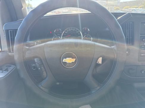 Used 2017 Chevrolet Express 3500 LT w/ LT Preferred Equipment Group image 7