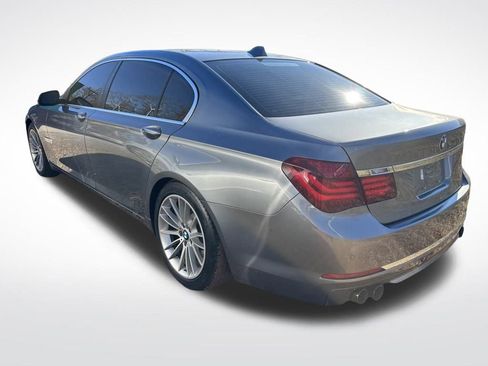 Used 2014 BMW 750Li w/ Executive Package image 6