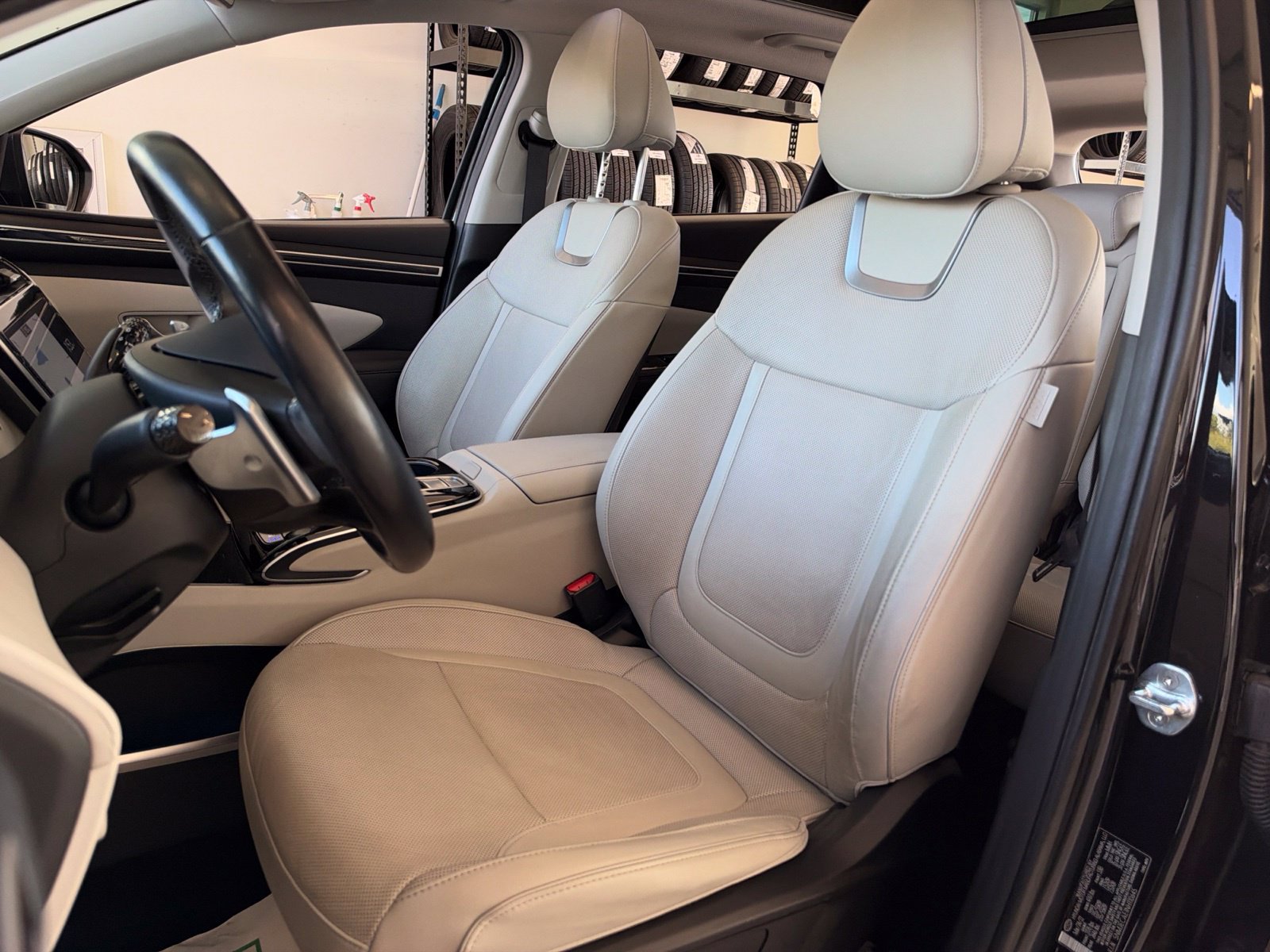Used 2022 Hyundai Tucson Limited AWD/4WD image 34