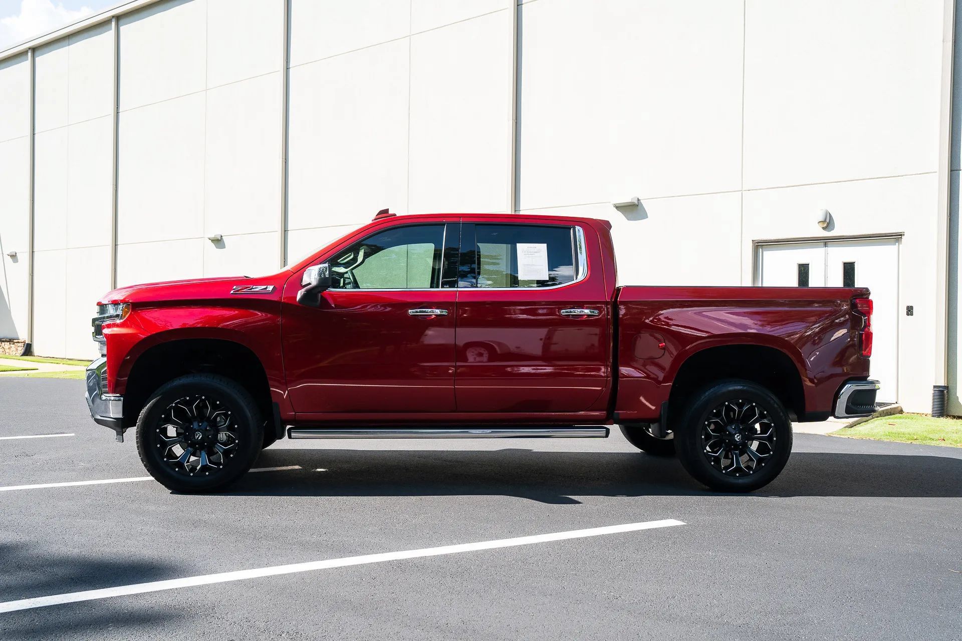 Used 2021 Chevrolet Silverado 1500 LTZ w/ LTZ Premium Package AWD/4WD image 4