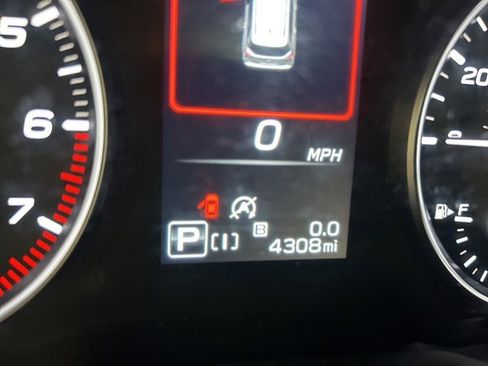 Used 2025 Subaru Forester Premium image 33