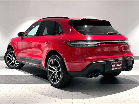 Used 2024 Porsche Macan image 3