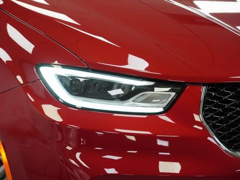 New 2026 Chrysler Pacifica Select image 5