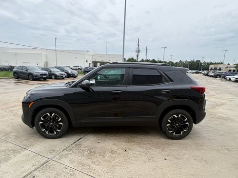 Used 2021 Chevrolet TrailBlazer LT w/ Convenience Package FWD image 5