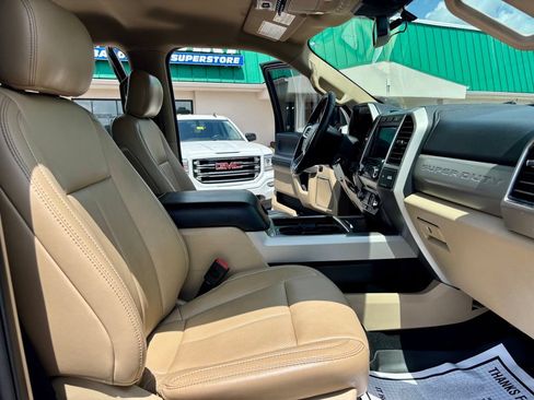 Used 2020 Ford F350 Lariat w/ Lariat Value Package AWD/4WD image 16