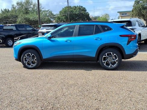 New 2026 Chevrolet Trax LT w/ Driver Confidence Package image 2