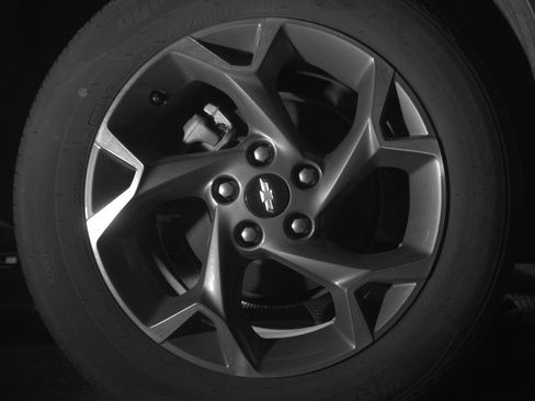 Used 2025 Chevrolet Trax LT FWD image 15