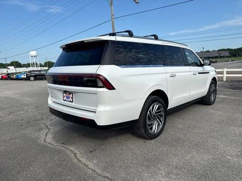 Used 2025 Lincoln Navigator L Reserve AWD/4WD image 27