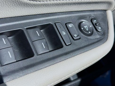 Used 2025 Honda Odyssey Touring image 25