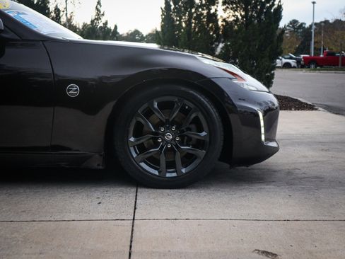 Used 2017 Nissan 370Z Touring image 13