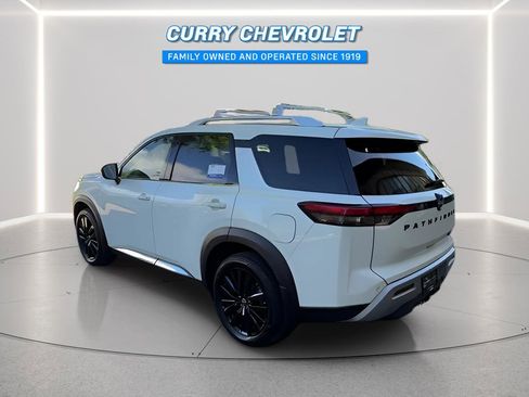 Used 2024 Nissan Pathfinder Platinum w/ Lighting Package (N92) AWD/4WD image 10