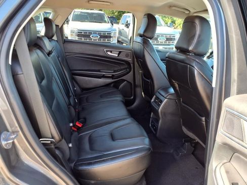 Used 2022 Ford Edge Titanium image 6