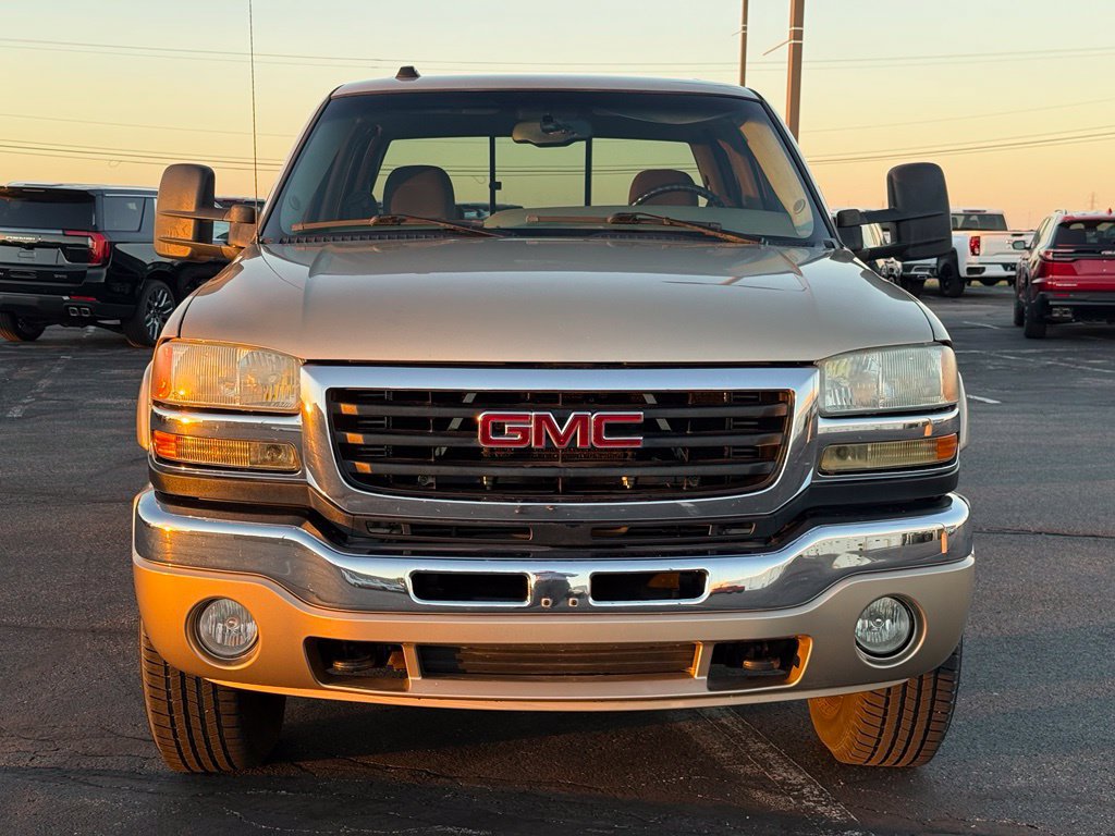 Used 2004 GMC Sierra 2500 SLE w/ Heavy-Duty Power Package AWD/4WD image 4