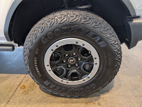 Used 2023 Ford Bronco Outer Banks w/ Sasquatch Package image 6