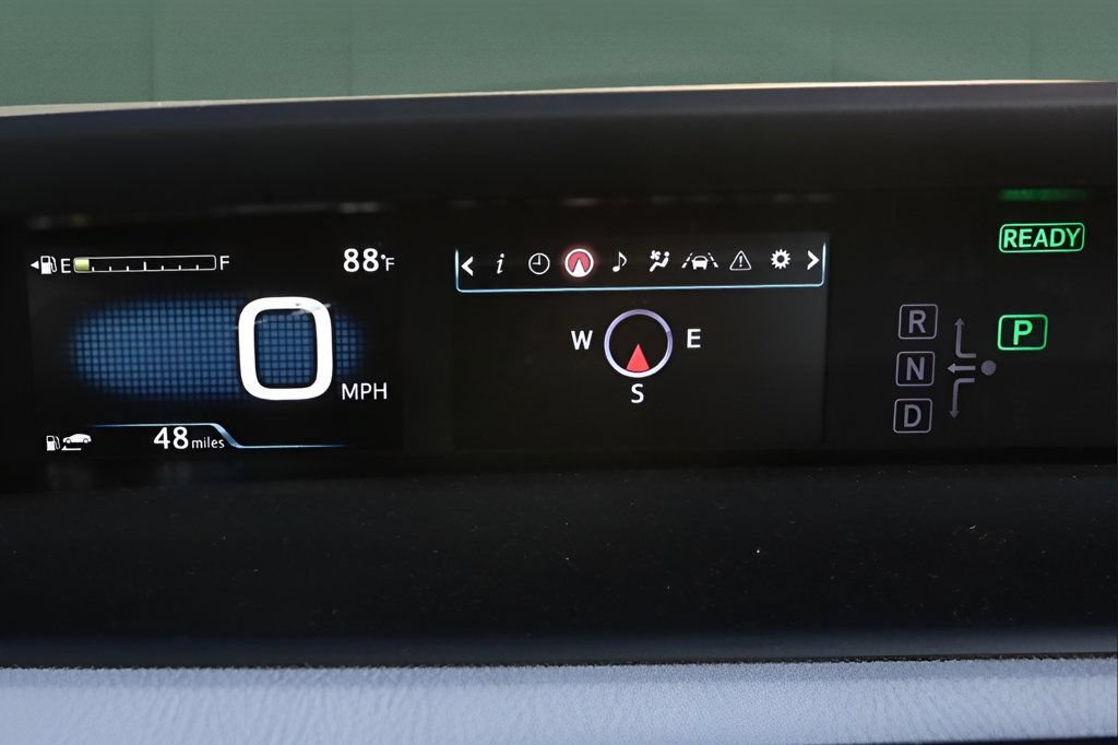 Used 2020 Toyota Prius Prime XLE FWD image 30