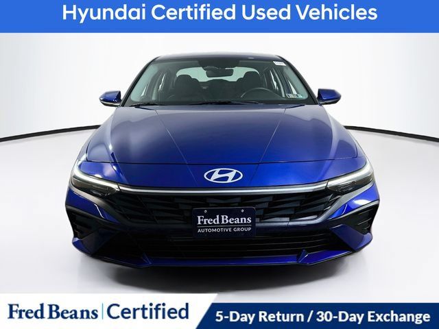 Used 2024 Hyundai Elantra SE FWD image 2