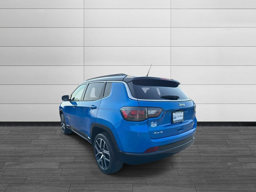 Used 2025 Jeep Compass Limited w/ Elite Group AWD/4WD image 5