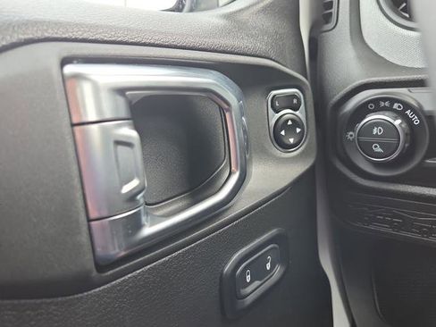 New 2025 Jeep Gladiator Willys image 30