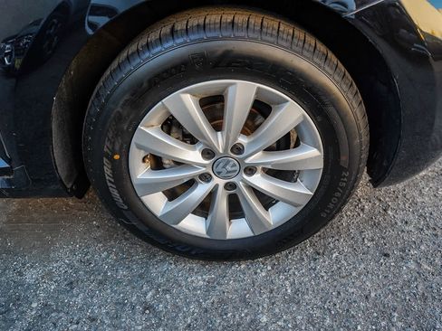 Used 2018 Volkswagen Beetle 2.0T S image 5