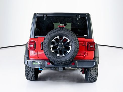 Used 2025 Jeep Wrangler Unlimited Rubicon 4xe w/ Convenience Group AWD/4WD image 7